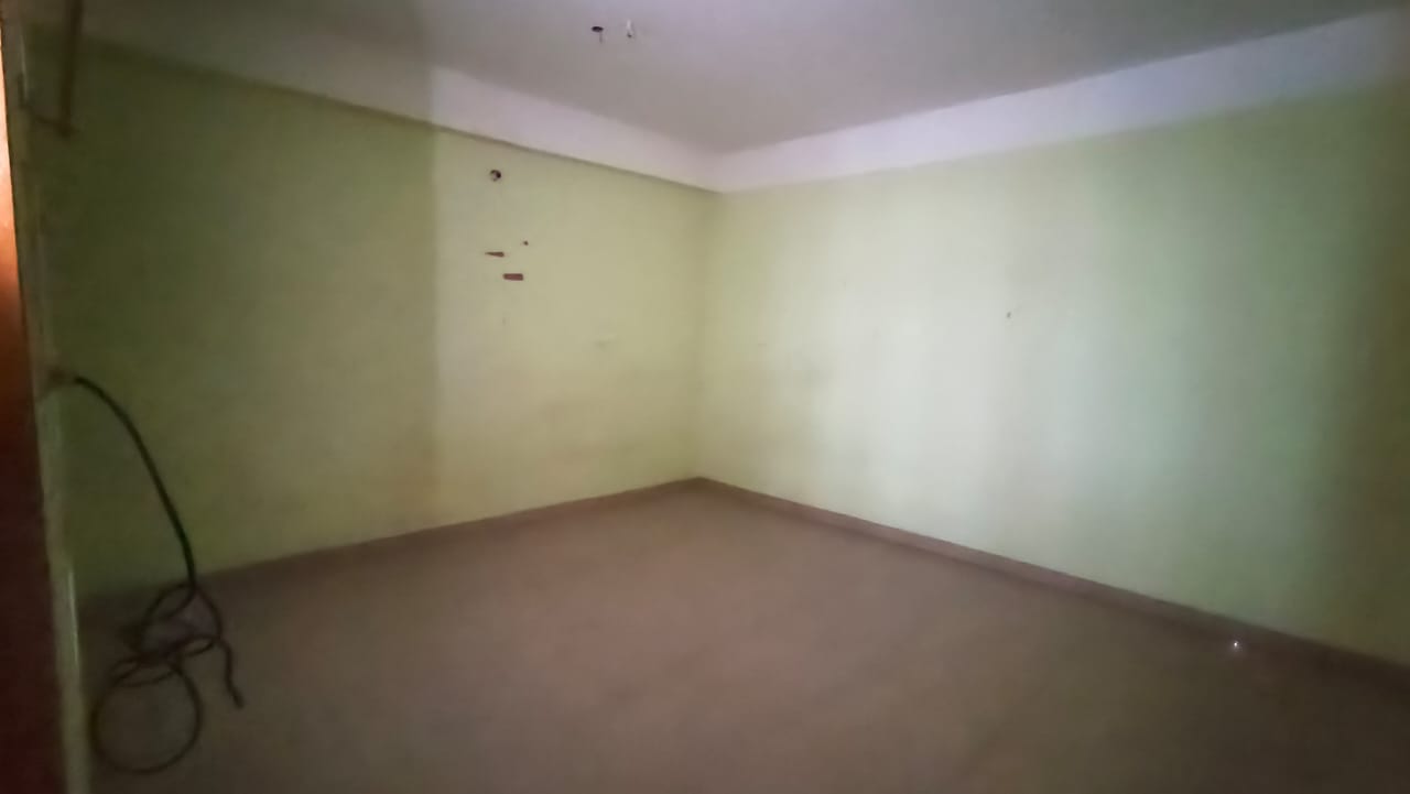 Unfurnished 5 bhk in Hatigaon for Rent
